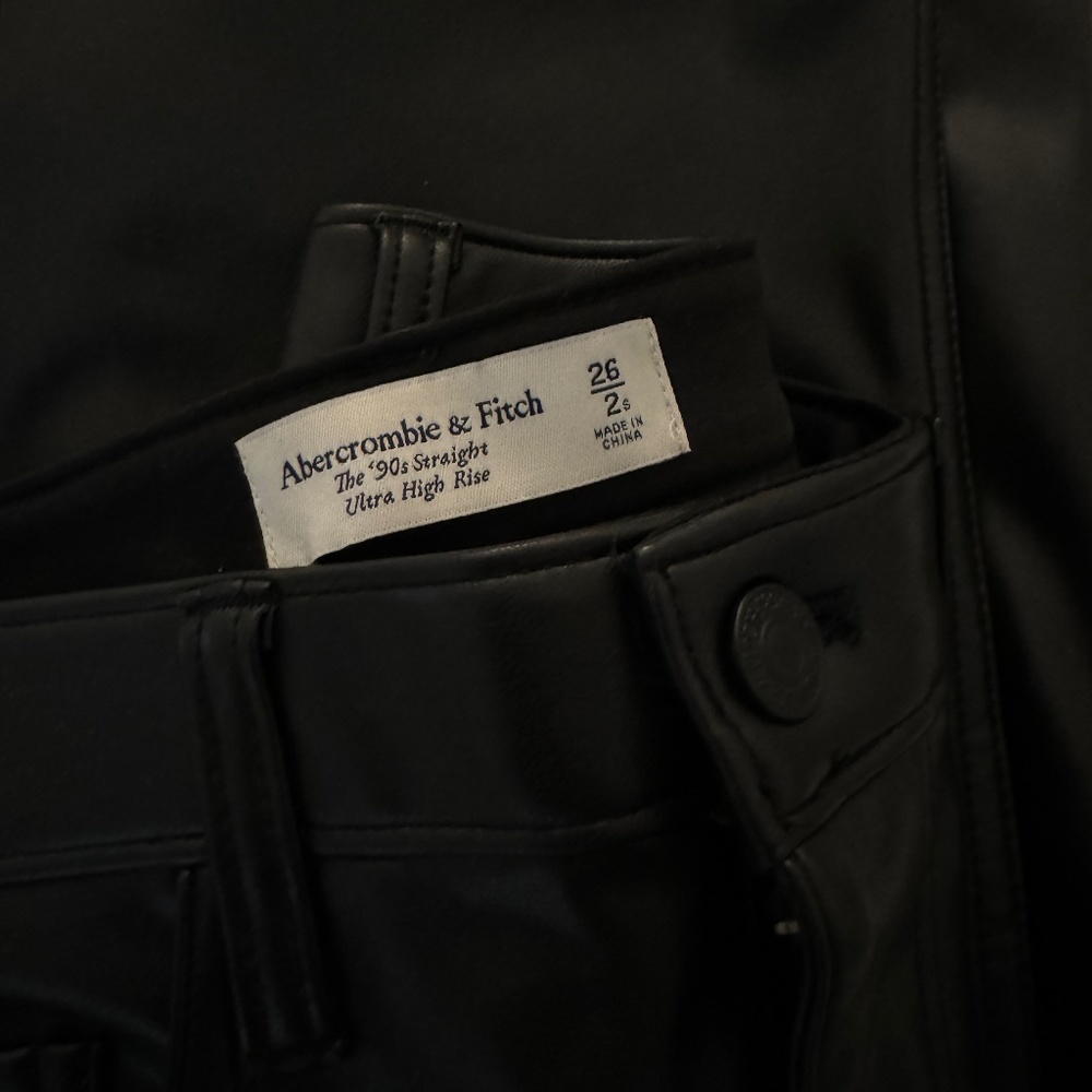 Abercrombie & fitch vegan leather, 90s ultra high rise straight leg